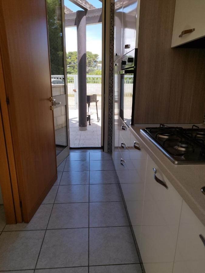 Casa Vacanze Il Sorriso Di Emi Torre Suda Exterior foto